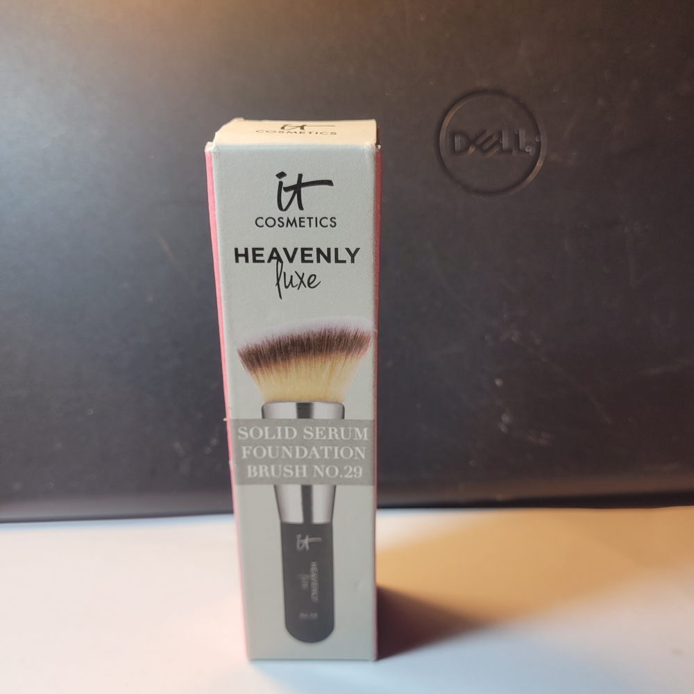 IT Cosmetics Heavenly Luxe Foundation Brush